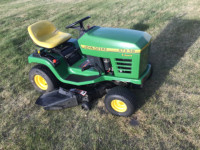 John Deere STX 38 Lawn tractor