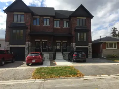 Luxury 2 Bedrm. Unit on the MAIN FLOOR with Balcony