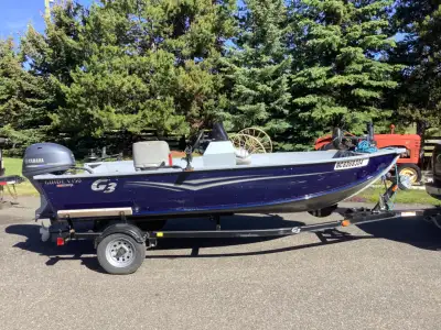 G3 V150T fishing boat c/w 30hp 4 stroke Yamaha with center console and windshield. Bear custom trail...