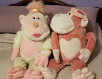 Super cute soft Valentine love Apes/monkeys 2 ft tall