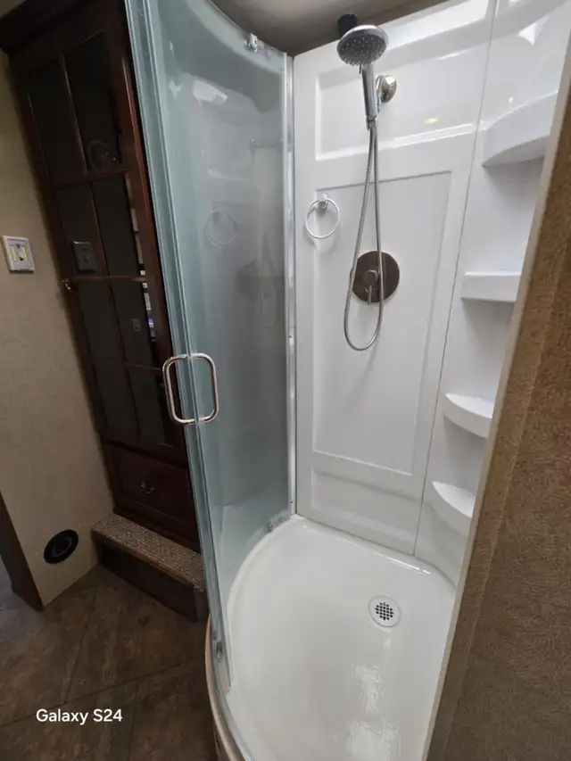 Motorisé 2011 Newmar Canyon star 3856 in RVs & Motorhomes in Lanaudière - Image 11