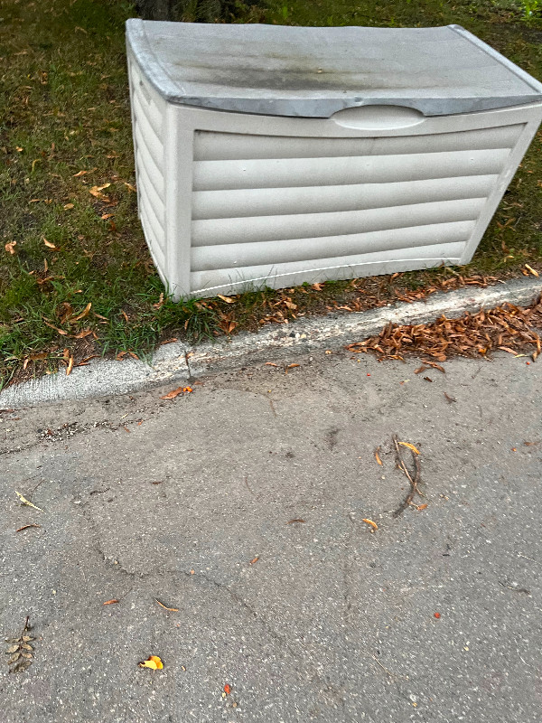Free storage box Free Stuff Winnipeg Kijiji