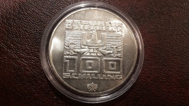 VINTAGE 1976 WINTER OLIMPIC SILVER COIN INNSBRUCK AUSTRIA in Arts & Collectibles in Mississauga / Peel Region - Image 4