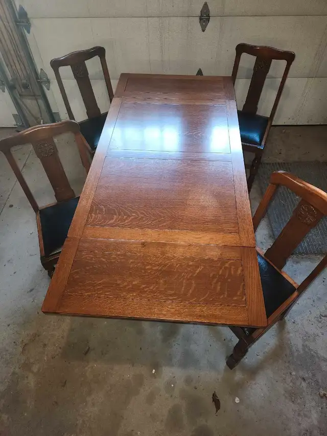Solid Oak Dining Set in Dining Tables & Sets in Kingston - Image 3