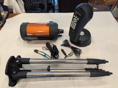 Celestron NexStar 6SE motorized telescope in excellent condition. Fully automated with SkyAlign to f...