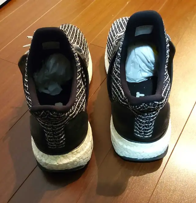 Adidas ultra boost, men's size 11.5,  in Men's Shoes in City of Toronto - Image 4