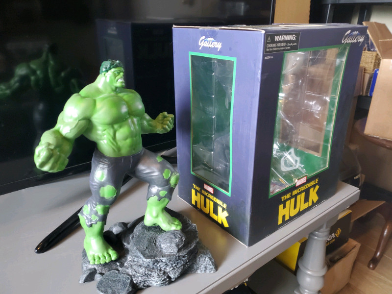 The Incredible Hulk PVC Diorama Statue for sale  