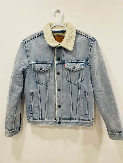 Levi’s Sherpa Denim Jacket – Light Wash, View more