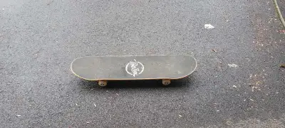 Good condition skateboard barely used