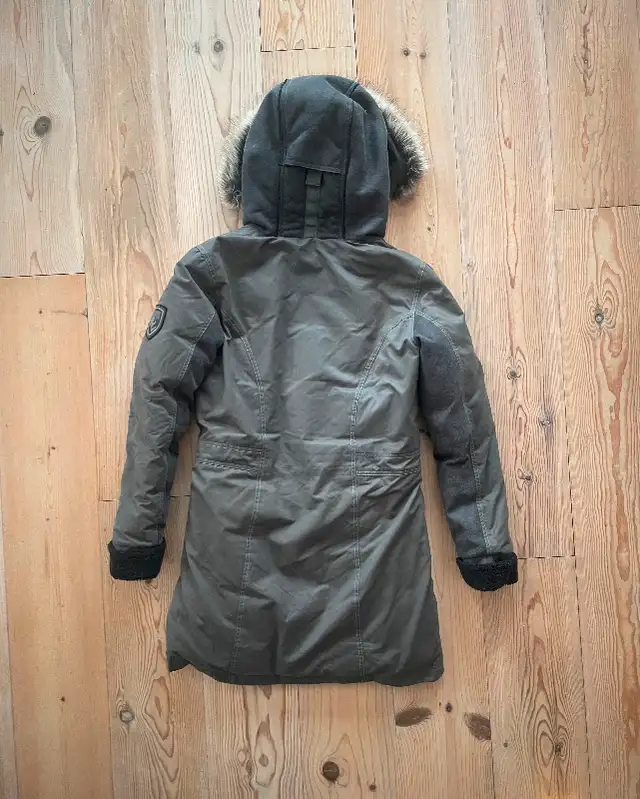 Manteau Kuhl woman femme S - XS / Parka en duvet arktik in Women's - Tops & Outerwear in City of Montréal - Image 9