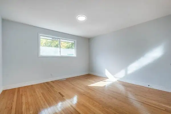 Students Rental, Waterloo- 56 Cardill Cres in Long Term Rentals in Kitchener / Waterloo - Image 4