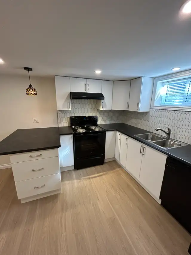 RENOVATED 2 BEDROOM NORTH END MAY 1 in Long Term Rentals in Peterborough - Image 2