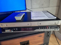 Magnétoscope avec enregistreur DVD et convertisseur HDMI