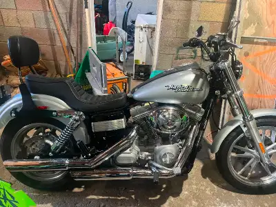 2006 Dyna Superglide New tires New brakes New throttle cables New 2 up seat New led lights Vance and...