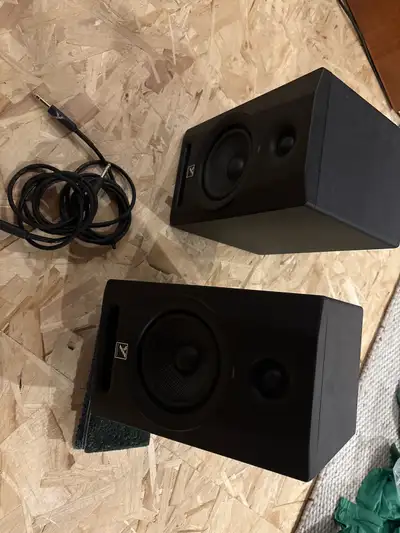 Yorkville YSM5 Powered Studio Monitors (2), View more
