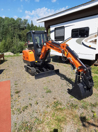 2022 MiniExcavatrice neuf Hightop 2.5 tonne Moteur Kubota d-1105