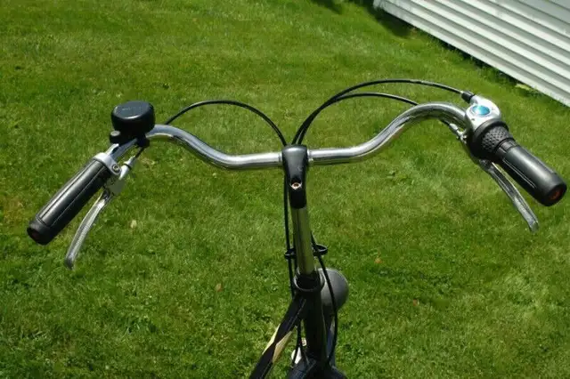 DUTCH UNION VIA WOMENS BICYCLE.  NICEST BIKE YOU'LL EVER RIDE! in Cruiser, Commuter & Hybrid in Moncton - Image 6