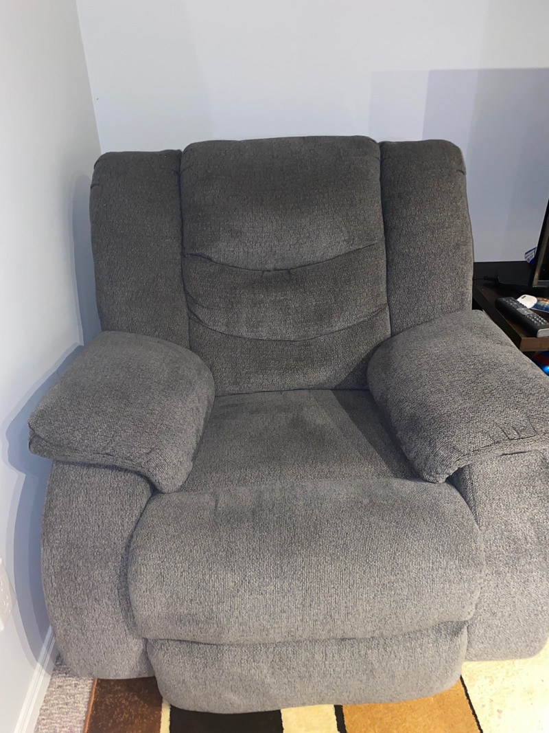 Reclining Rocking Chair Chairs & Recliners Kitchener / Waterloo