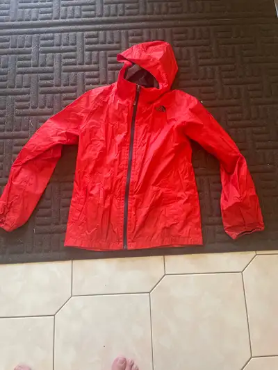 North face youth rain jacket size large (14-16). In very good used condition. Please contact if inte...