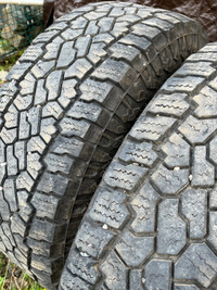 4 LT285/70R17 Motomaster X-Trail tires 