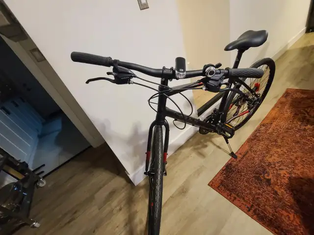 FUJI BICYCLE FOR SALE in Road in Kingston - Image 6