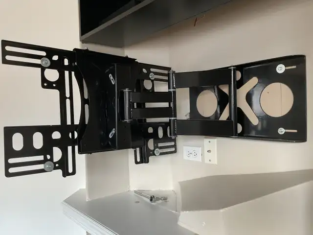 Support mural articulé pour téléviseur in Video & TV Accessories in Québec City - Image 4