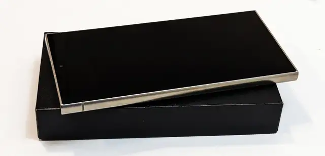 Samsung Galaxy S24 Ultra In Excellent Condition, Unlocked. in Cell Phones in City of Toronto - Image 4
