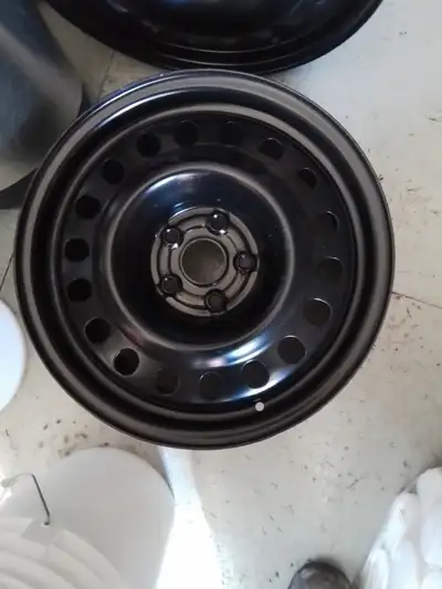 1Roue neuves 17x7 $35