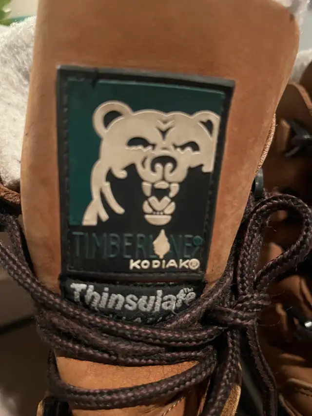  Kodiak winter boots men’s 9 1/2 in Men's Shoes in Nanaimo - Image 3