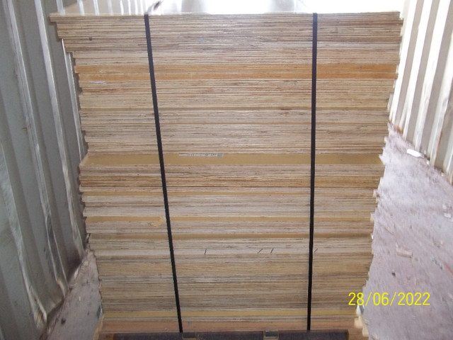 50 plywood 7/8 de 39.3/4 par43 pouce A $400 la palette de 50 mor dans Planchers et murs  à Longueuil/Rive Sud