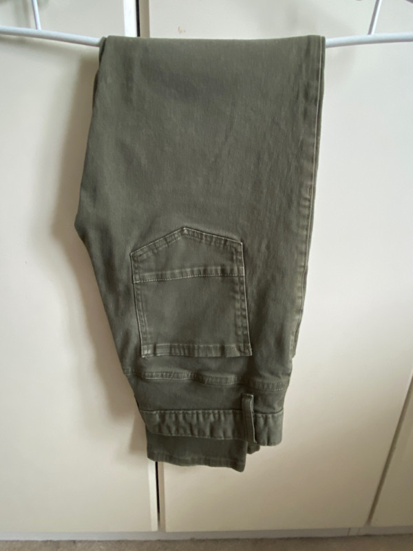 Outdoor Pants in Men's in Kitchener / Waterloo - Image 2