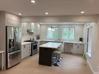 4 bedrooms home near trillium hospital for rent
