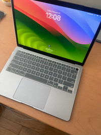 2020 Macbook Air  (13-inch) i3/8GB/256GB   SSD