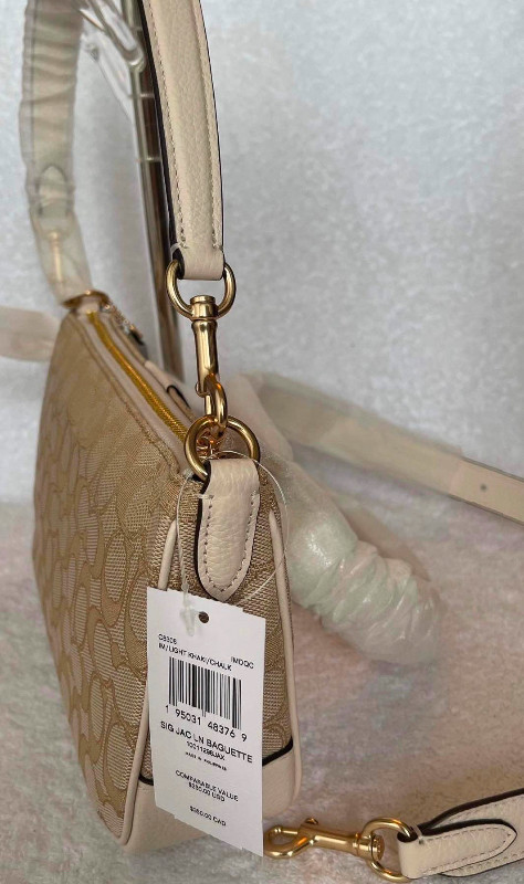 Coach Crossbody Bag Brand NewWith Tags in Women's - Bags & Wallets in City of Toronto - Image 3