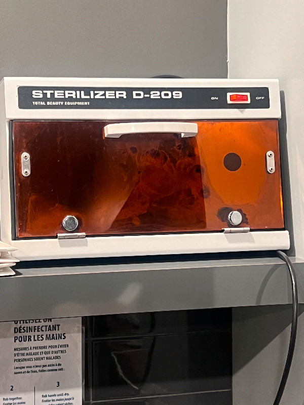 UV Sterilizer D-209 for beauty equipment in Other in Oakville / Halton Region