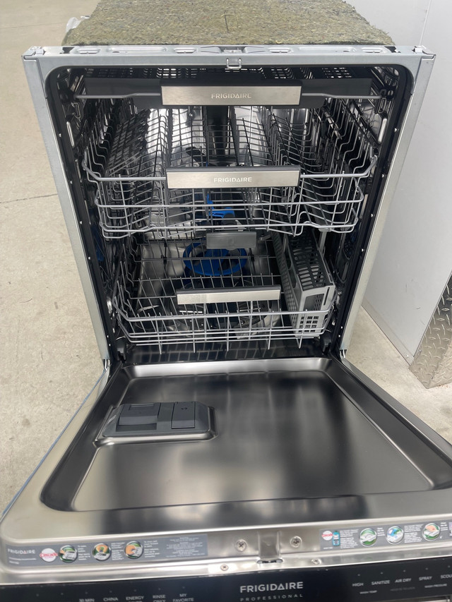 Frigidaire Professional 24'' Built-In Dishwasher (del & install) in Other in City of Toronto - Image 4