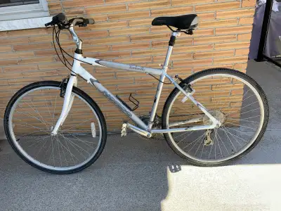Norco Yorkville road/trail bike, View more