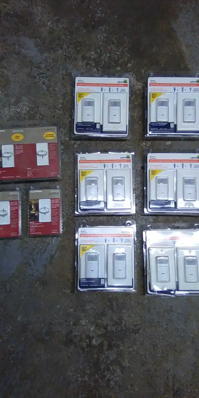 NEUF gradateur detecteur mouvement NEW motion sensor light dimer in Electrical in Laval / North Shore - Image 2