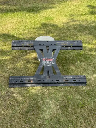 5th wheel hitch adapter Came out of 2011 dodge dually Sold truck