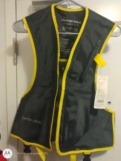 OMOUBOI Floatage Jacket, View more