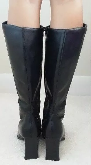Women long leather fall and winter boots Cheap Sale in Women's - Shoes in City of Toronto - Image 4