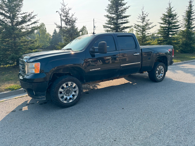 2011 GMC Sierra 2500 HD Denali in Cars & Trucks in Mississauga / Peel Region - Image 2