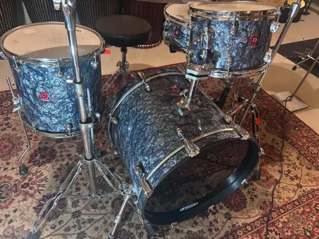 A Vintage Professional Premier Drums Set in Drums & Percussion in Oshawa / Durham Region - Image 4