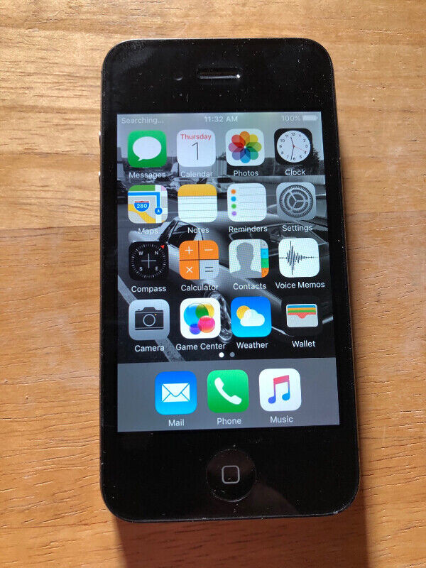 IPHONE 4 (16GB) NO WIFI in Cell Phones in Moncton
