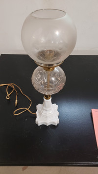 Antique/Vintage Frosted Glass Globe Lamp