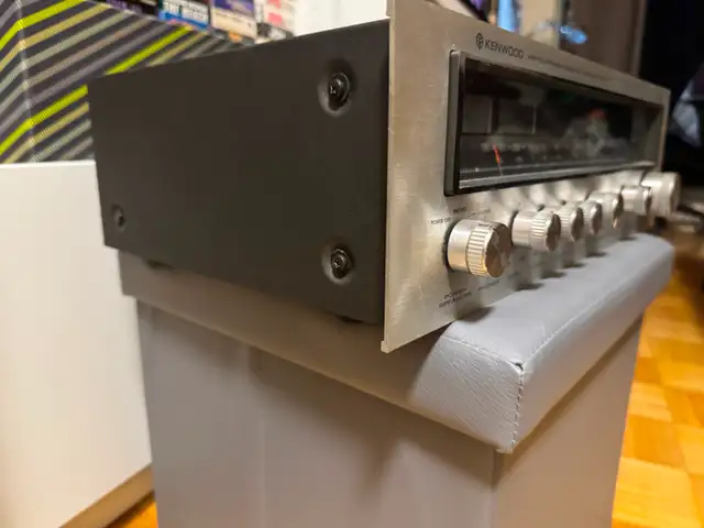 Vintage Silver Face Kenwood KR-4070 Stereo Receiver Sounds Great in General Electronics in City of Toronto - Image 5