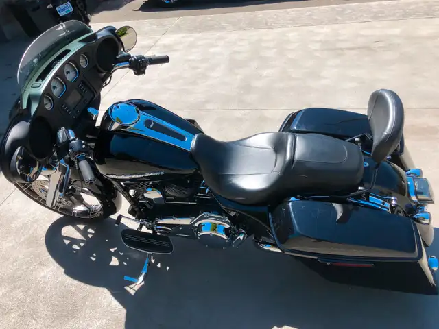2014 Harley-Davidson FLHX Street Glide in Street, Cruisers & Choppers in Kamloops - Image 9