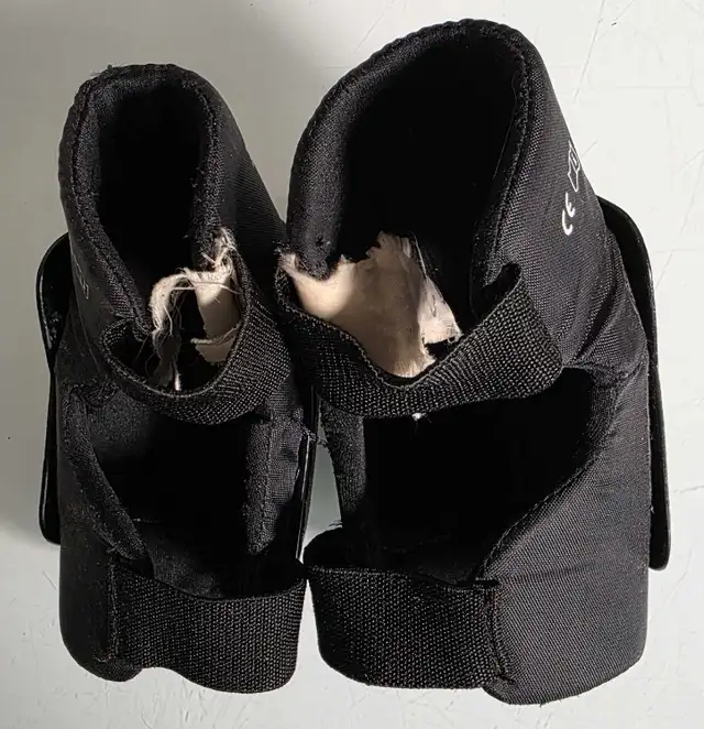 Koho 68 Youth Hockey Elbow Pads in Hockey in Edmonton - Image 3