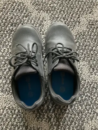 Boys dress shoes, size 13.5, View more