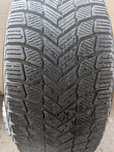 235/45R18 Michelin X-Ice Snow Winter Tires – Set of 4 Selling a set of 4 Michelin X-Ice Snow winter...